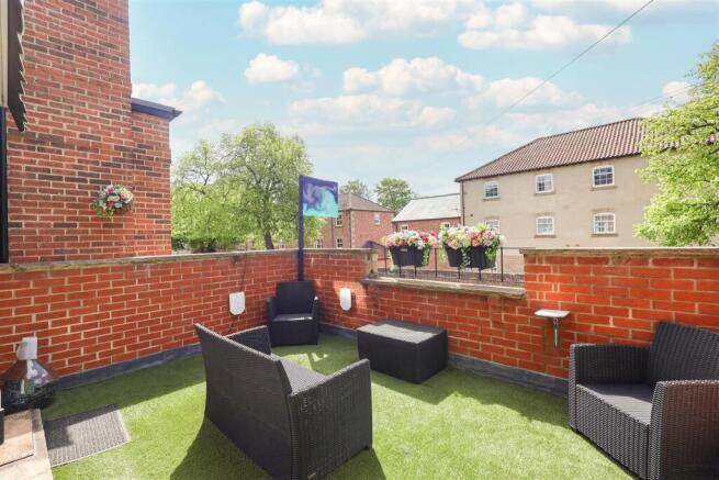 2 bed Apartment for sale Image 9