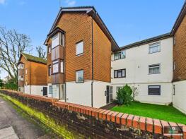 9, Hollin Court, Northgate, Crawley RH10 8TT