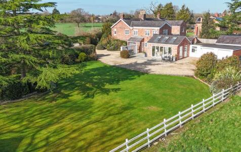 Kingswood Lane, Saughall, Chester