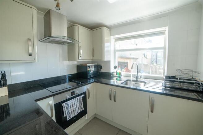 2 bed Semi-Detached for sale Image 11