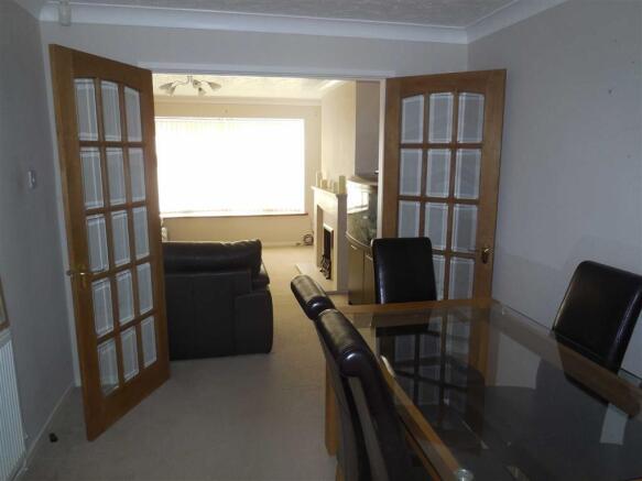 Dining room (rear)