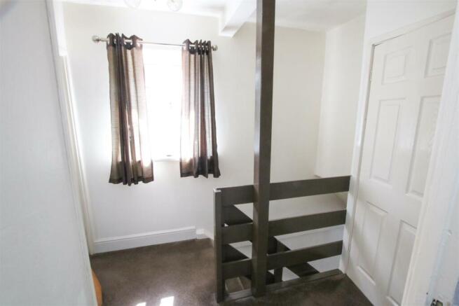 FIRST FLOOR LANDING