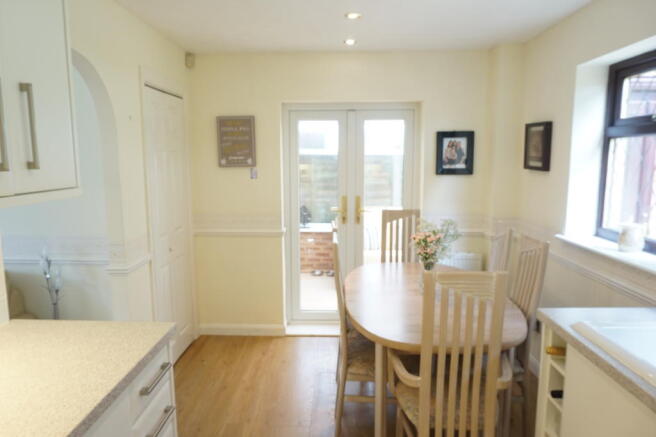 Dining Area.JPG