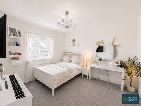 5 bed Detached for sale Image 10