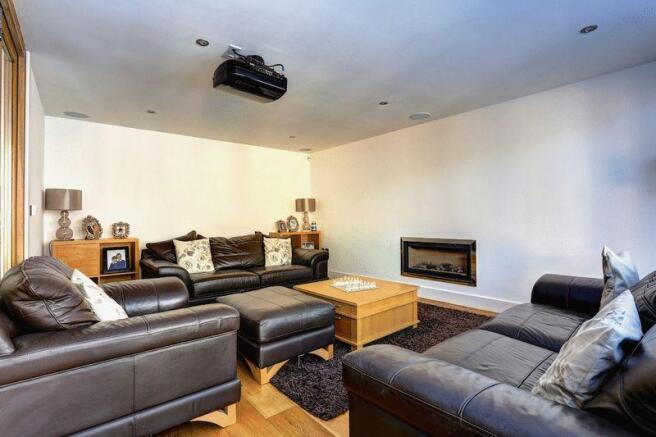 Lounge/cinema ...