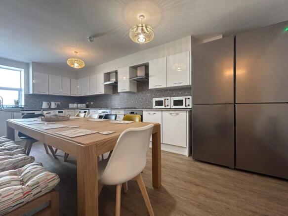 1 bed House Share to rent Image 5