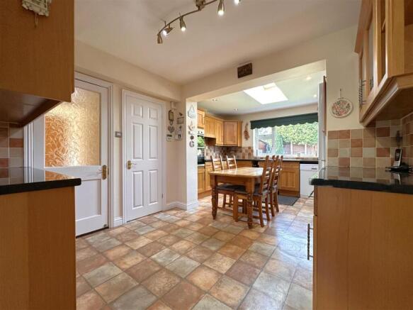 Open-Plan Dining Kitchen 941