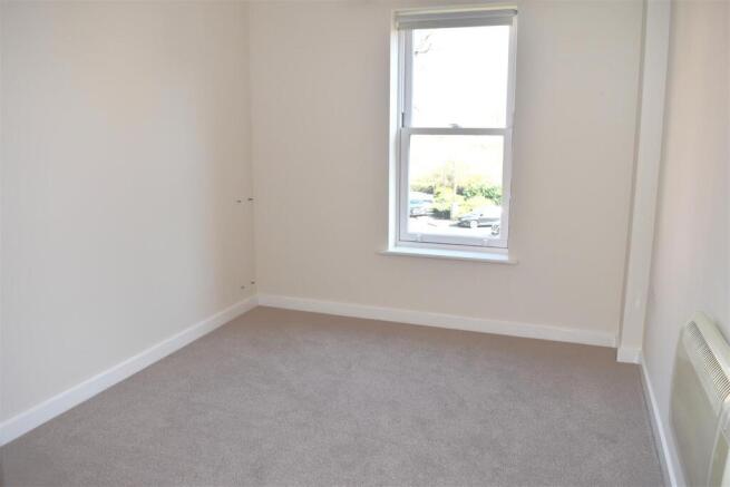 2 bed Flat to rent Image 10