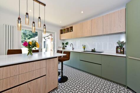 Byng Drive, Potters Bar, EN6