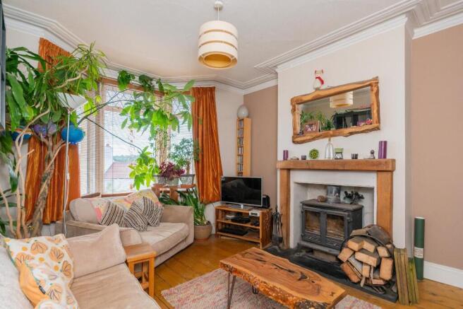 8D6RWH - Living Room C.jpg