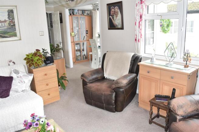 2 bed Park Home for sale Image 5
