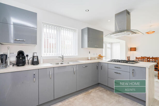 4 bed Detached for sale Image 7