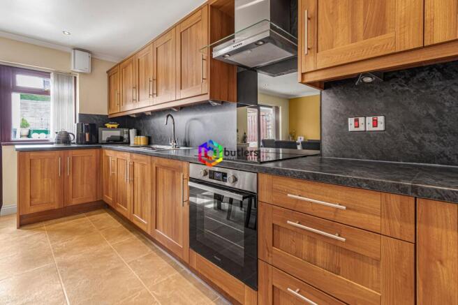 3 bed Semi-Detached for sale Image 11