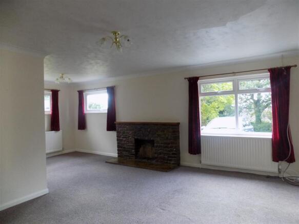 Sitting/Dining Room