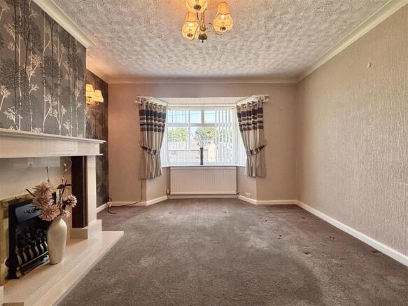 2 bed Semi-Detached Bungalow for sale Image 10