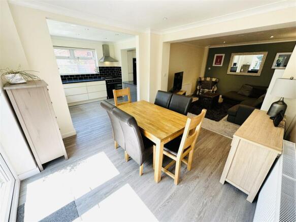 Diner / Living Space