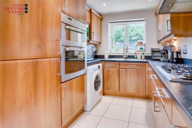 4 bed Terraced for sale Image 7
