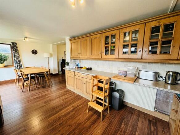 Kitchen Diner Living Area