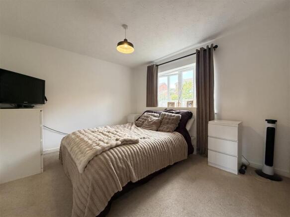 3 bed Detached to rent Image 11