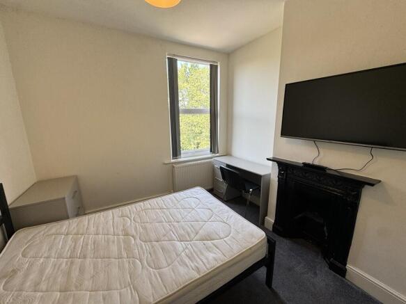 6 bed Terraced to rent Image 11