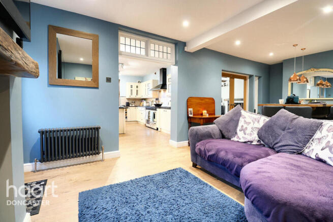 5 bed Detached for sale Image 12