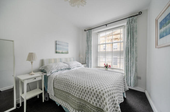 3 bed Terraced for sale Image 9