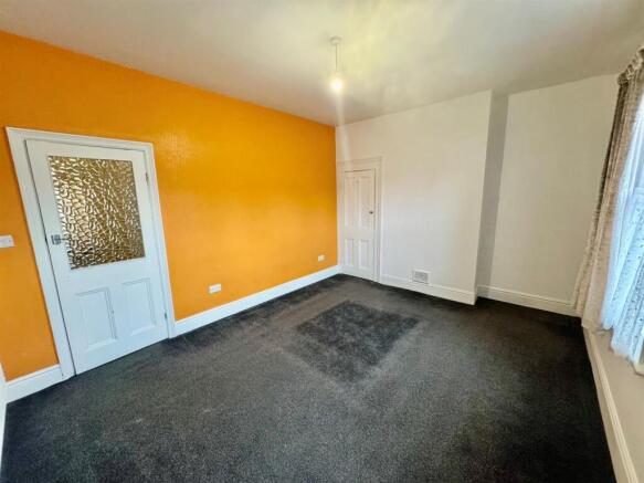 3 bed Terraced for sale Image 5