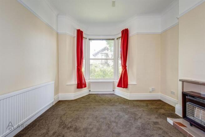 4 bed Semi-Detached for sale Image 6