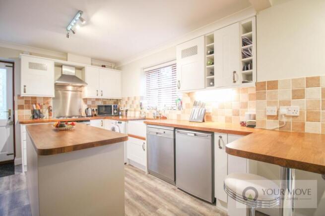 Kitchen / Breakfast Room