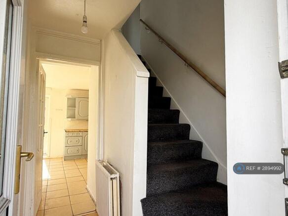 3 bed Semi-Detached to rent Image 9