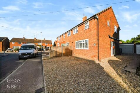 Blackthorn Drive, Luton, Bedfordshire, LU2 8EE