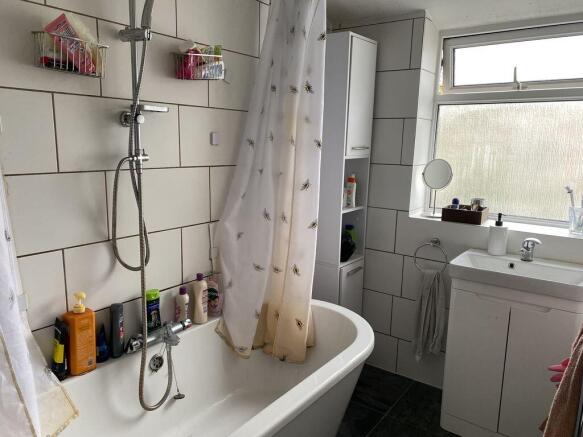 3 bed Semi-Detached for sale Image 7