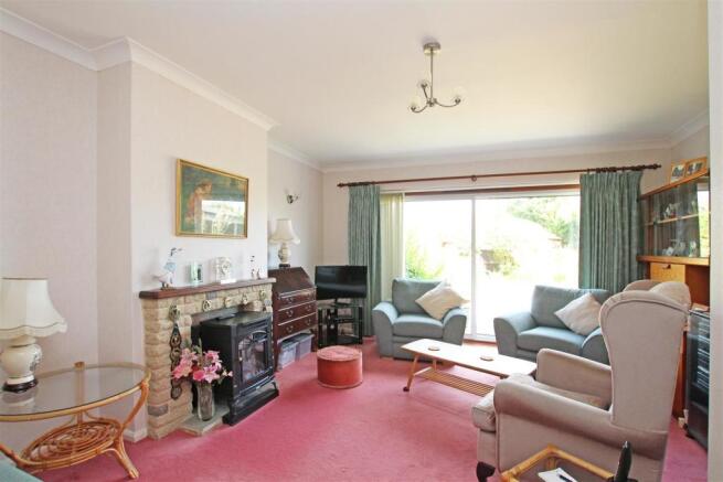 23BC - Sitting room 2.jpg