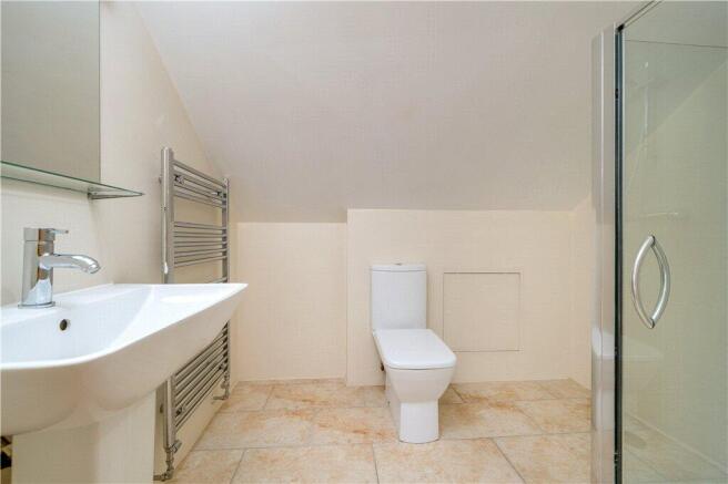 5 bed Detached for sale Image 12