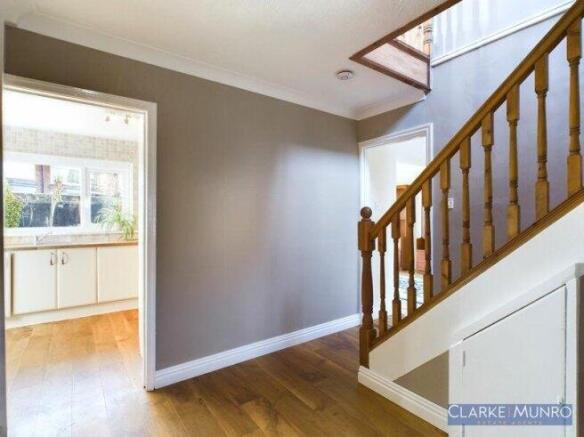 3 bed House Share to rent Image 4