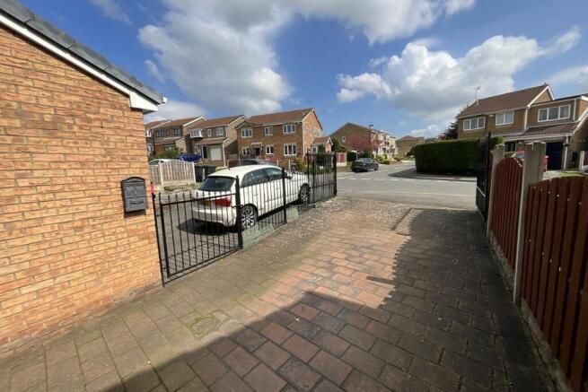 DOUBLE DRIVEWAY 