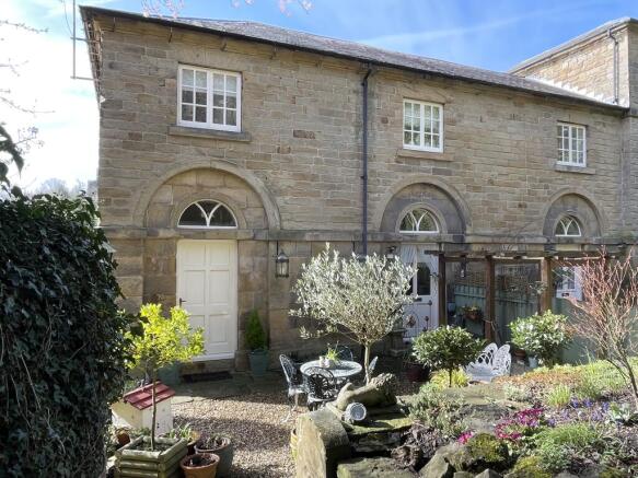 2 bedroom Mews for rent