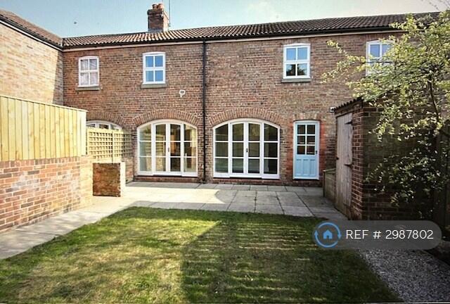 Enclosed Rear Garden (West Facing)