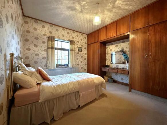 Second Bedroom 005
