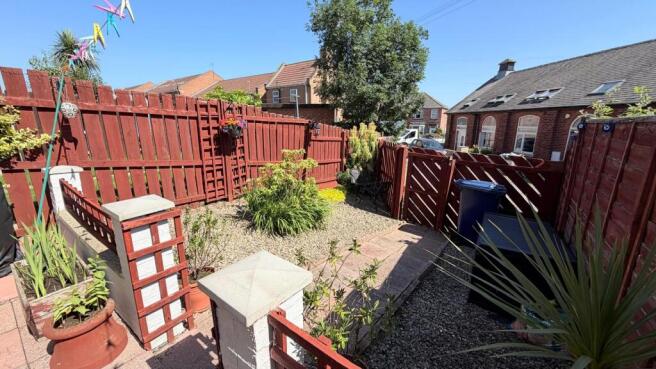 2 bed Semi-Detached for sale Image 11