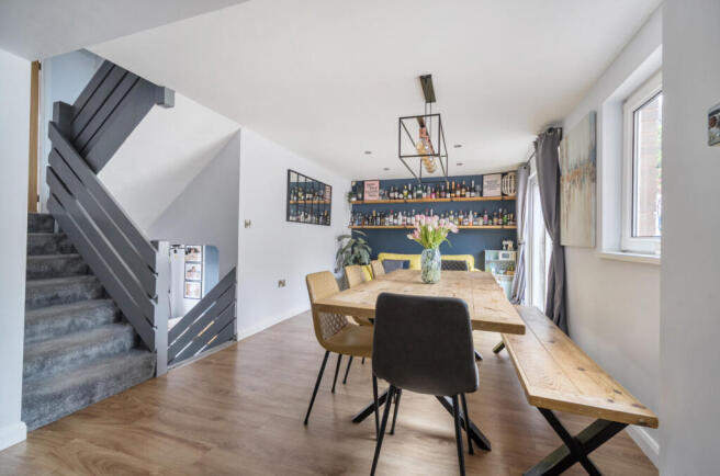 1405523-8-697b950...