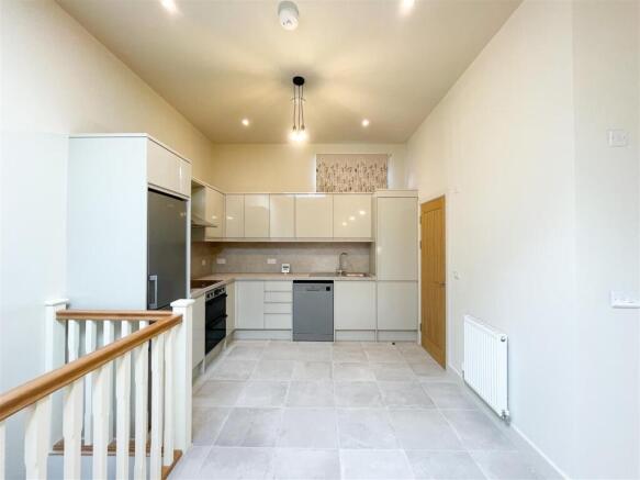 3 bed Mews to rent Image 8