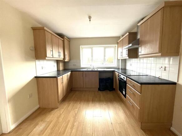 3 bed Maisonette to rent Image 6
