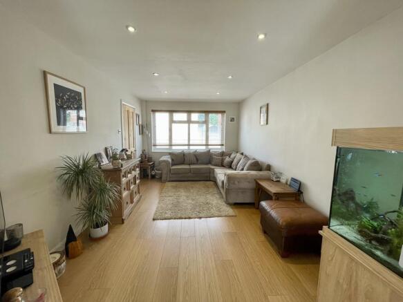 Lounge to Front