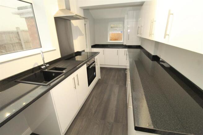 Kitchen1.JPG