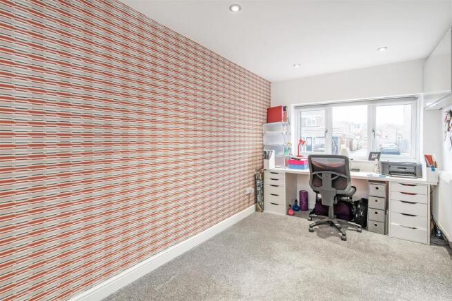 17 Saxon Wood Road-1_lo.jpg