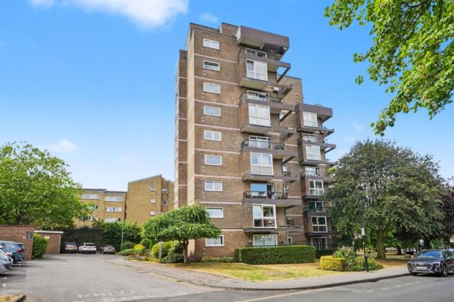 2 bed Apartment for sale Image 8