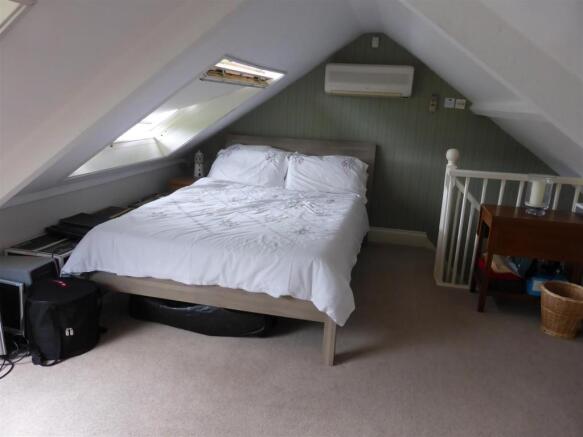 ANOTHER ROOM ASPECT