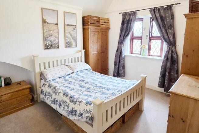 3 bed Semi-Detached for sale Image 11