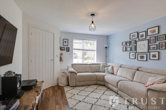 3 bed Semi-Detached for sale Image 9